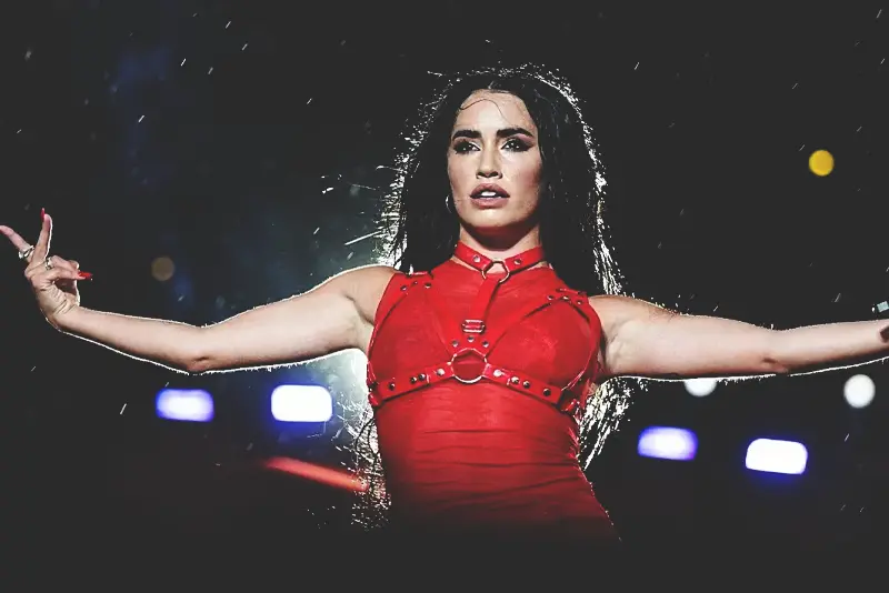 No vayas a atender cuando el demonio llama